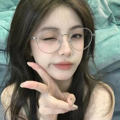三个盗贼和狮子